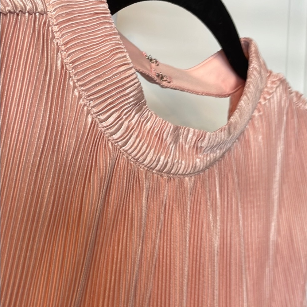 Adelyn Rae Pink Sleeveless Pleated Blouse with Mandarin Collar - Picture 3 of 6